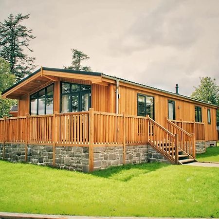 Skyline Lodge Loch Lomond Castle Lodges 발로크 외부 사진