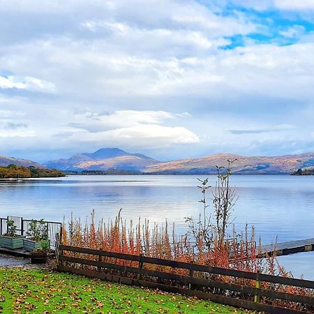 Skyline Lodge Loch Lomond Castle Lodges 발로크 외부 사진
