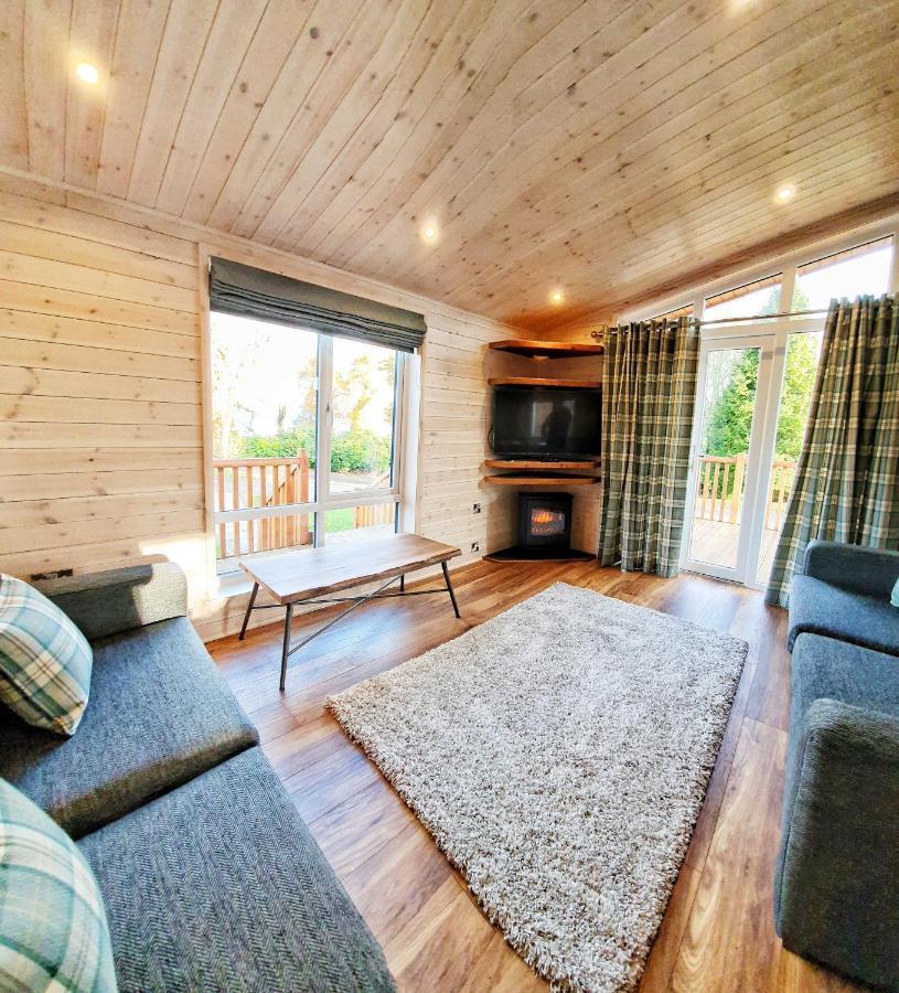 Skyline Lodge Loch Lomond Castle Lodges 발로크 외부 사진