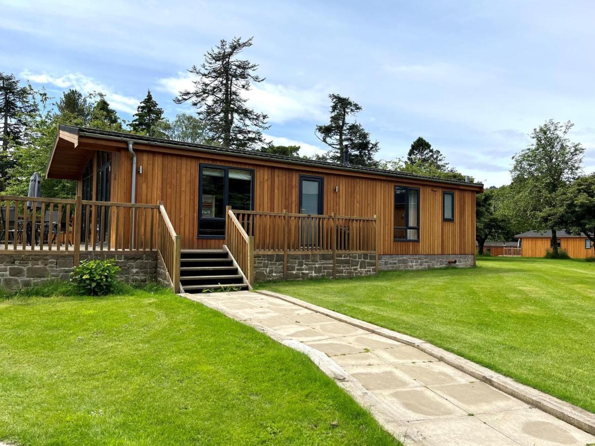 Skyline Lodge Loch Lomond Castle Lodges 발로크 외부 사진