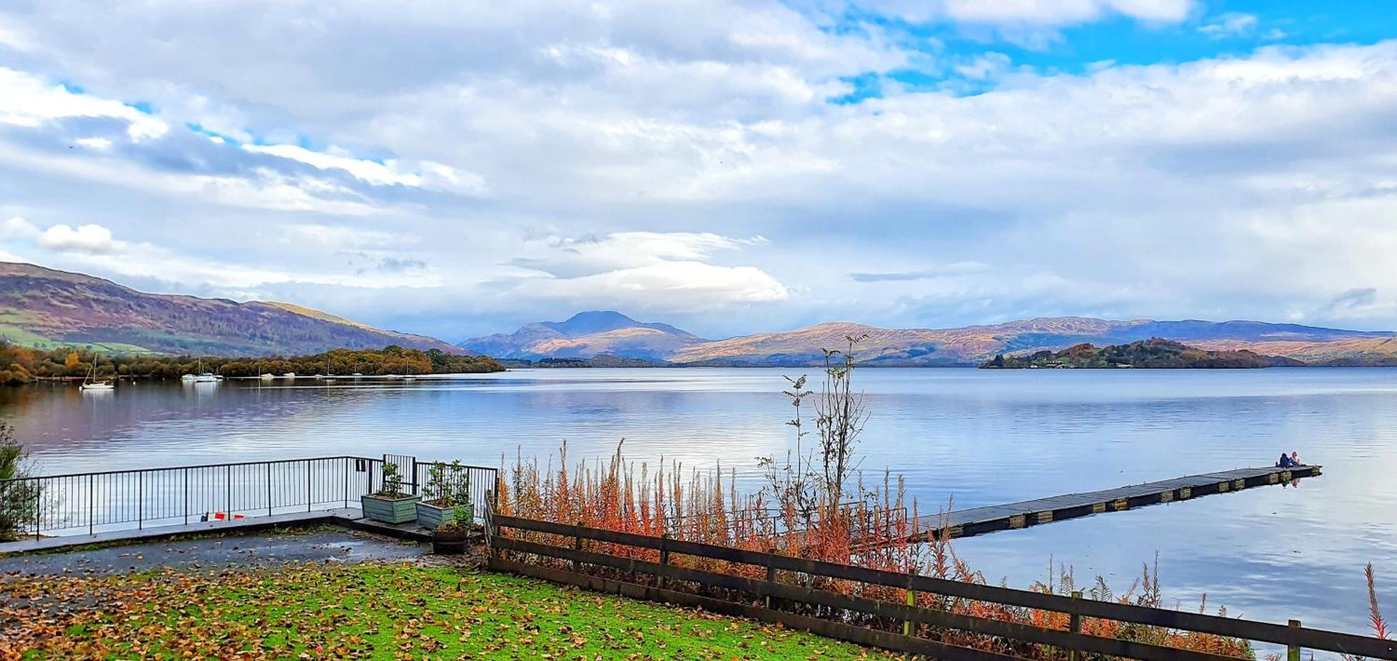 Skyline Lodge Loch Lomond Castle Lodges 발로크 외부 사진